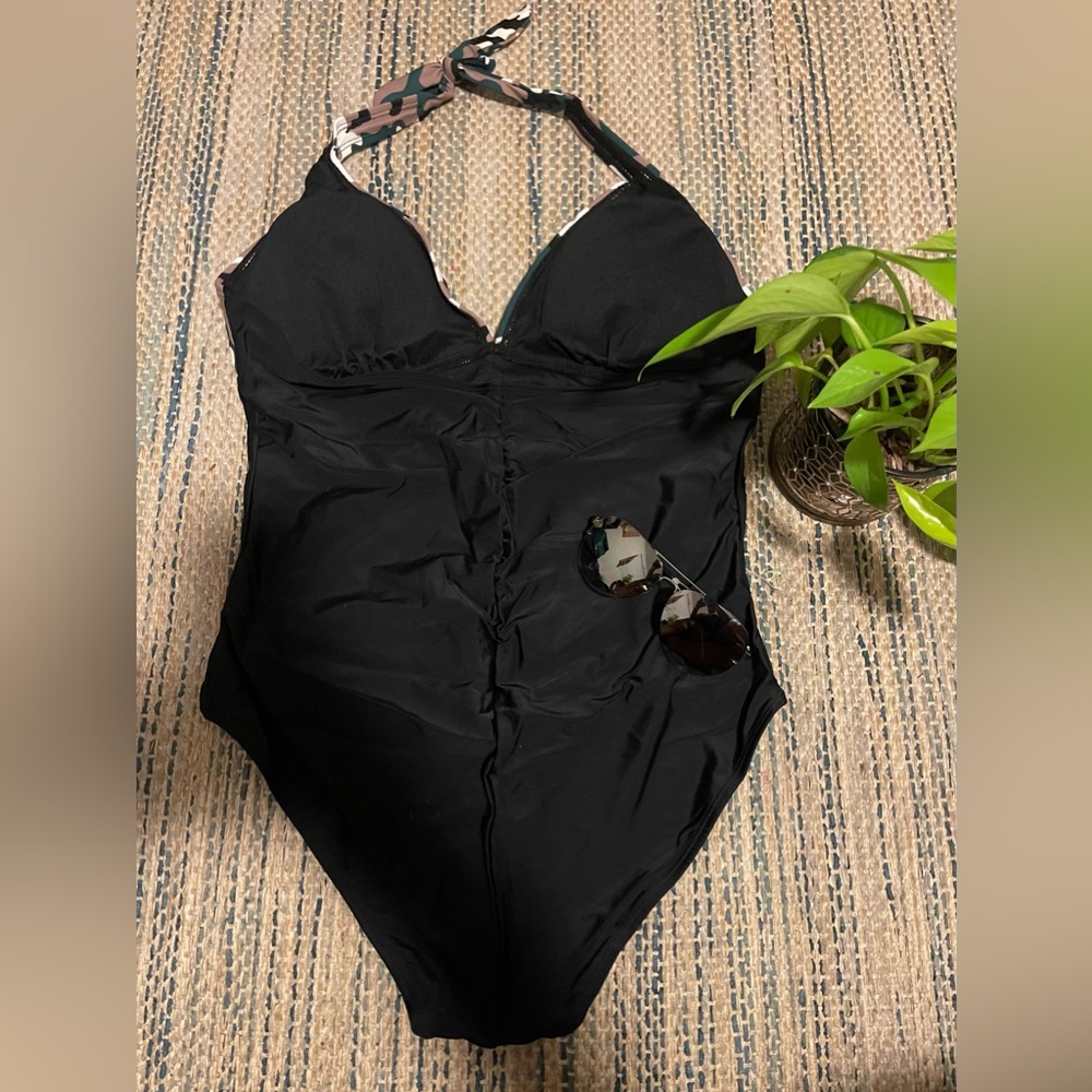 NEW Camo Print Black One-Piece - Picture 3 of 4